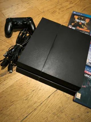 PS4 (PlayStation 4) Negra + 6 Juegos
