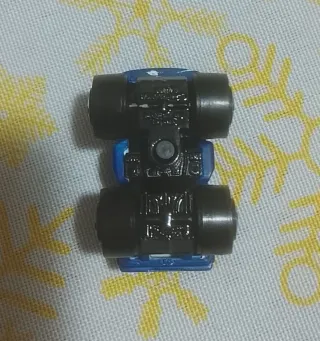 Micro Machines Auto Blu con Strisce