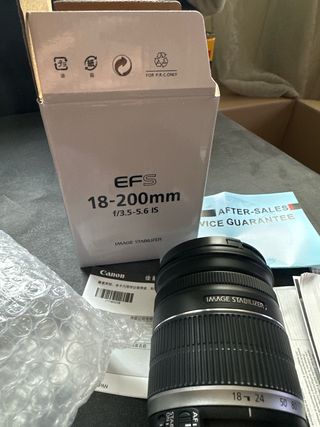 Canon EFS 18-200mm f/3.5-5.6 IS Objetivo