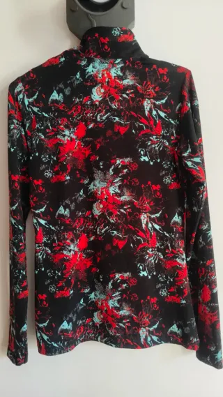 Camiseta deportiva manga larga estampada