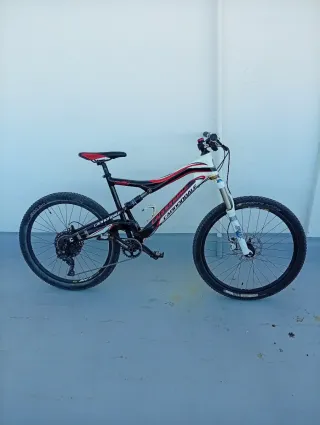 Bicicleta Cannondale Rush Carbon 26'