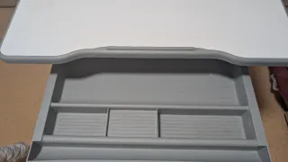 Escritorio infantil ajustable con lámpara