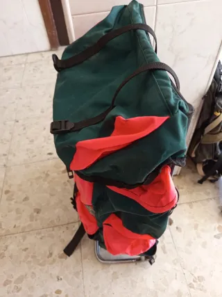 Mochila Clisport años 90_ con agarres en espalda.