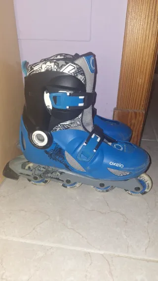 Patines en línea azules para niños