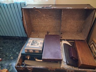 Baúl de barco antiguo de madera y metal