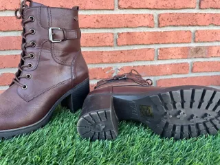 Botines Xti Marrones con Cordones y Cremallera