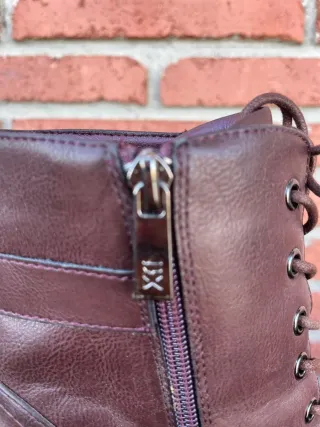 Botines Xti Marrones con Cordones y Cremallera