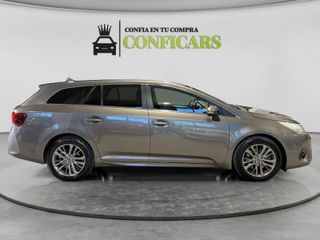 Toyota Avensis 2016