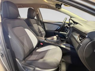 Toyota Avensis 2016