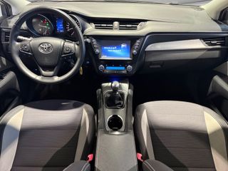 Toyota Avensis 2016