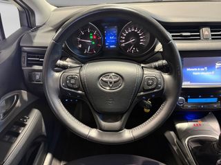 Toyota Avensis 2016