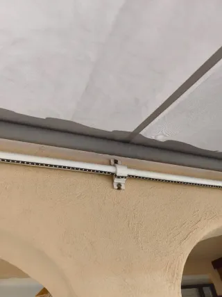 Toldo de tela gris
