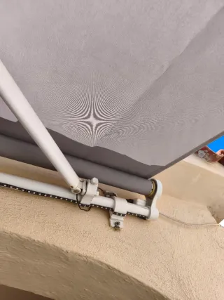 Toldo de tela gris