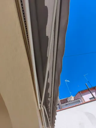 Toldo de tela gris