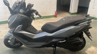 SYM Cruisyn 125 cc. Gris con Garantía Oficial