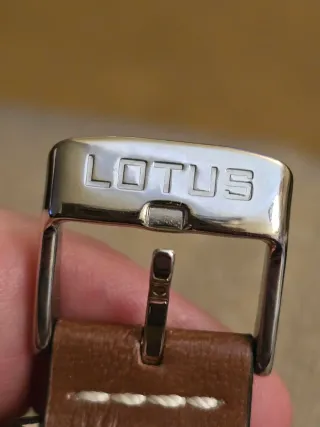 Reloj Lotus Azul y Marrón