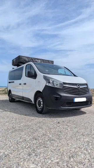 Opel Vivaro 9 plazas camperizada con tienda