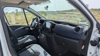 Opel Vivaro 9 plazas camperizada con tienda