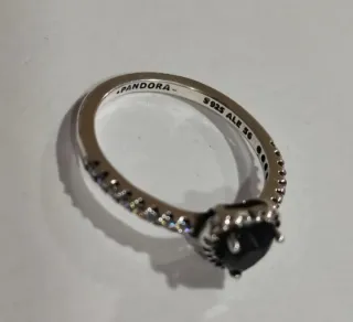 Conjunto Pandora Corazón Negro y Plata.