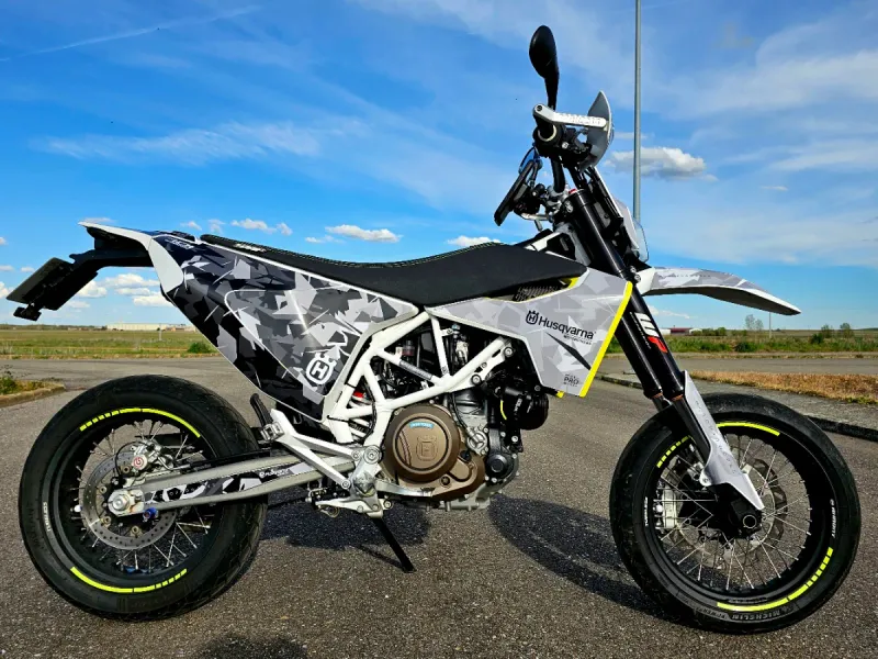 Husqvarna 701 SM Supermoto