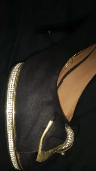 Zapatos Vizzano Negros con Dorado