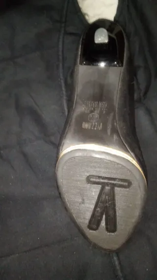 Zapatos Vizzano Negros con Dorado