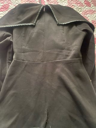 Capa con mangas negra talla Mediana