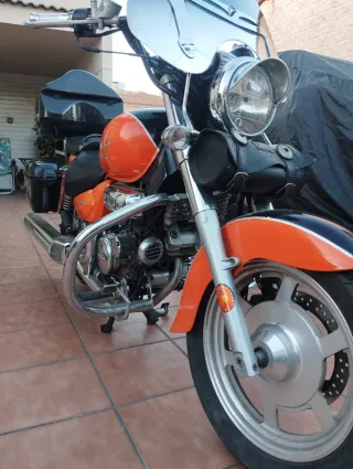 Hyosung Aguila 125cc Cruiser Naranja/Negro
