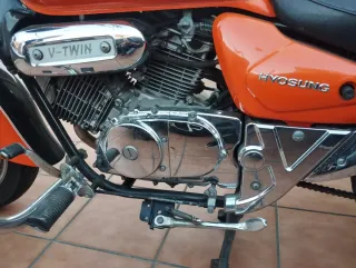 Hyosung Aguila 125cc Cruiser Naranja/Negro