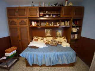 Mueble de habitación clásico de madera