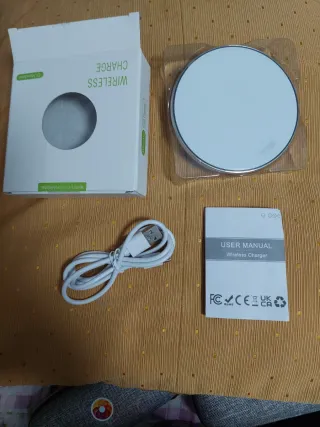 Cargador Inalámbrico Móvil + Cable USB