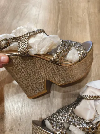 Sandalias nuevas, número 37