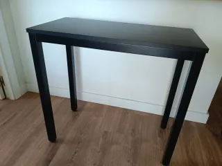 Mesa recibidor lacada