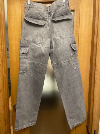 Pantalones cargo Bershka grises talla 36 de adulto