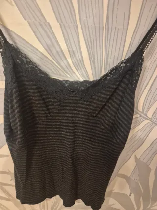 Top de rayas con tirantes ajustables