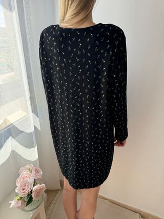 Vestido Kiabi negro flores talla XL