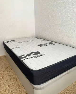 Canapés y colchones nuevos