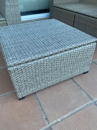 Mesa auxiliar de mimbre cuadrada