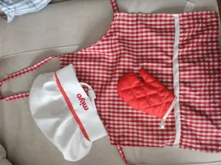 Mandil ,guantes y  gorro de cocina infantil