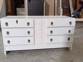 Barnizamos y lacamos todo tipo de muebles