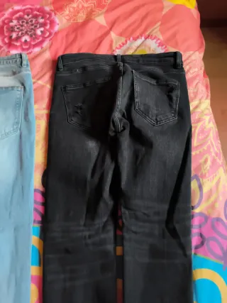 Pantalones vaqueros hombre rotos T40 y T42 Zara