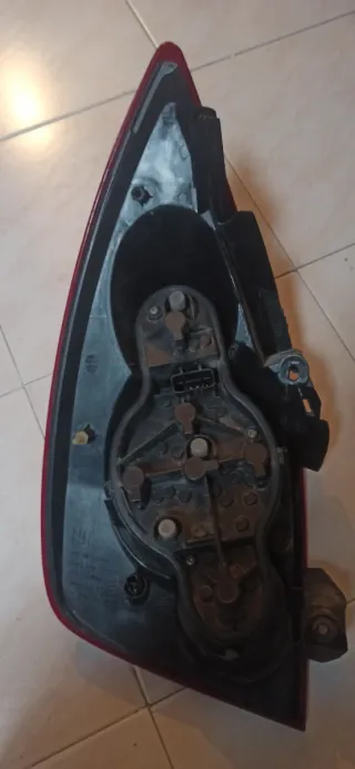 Piloto Trasero Nissan Primera