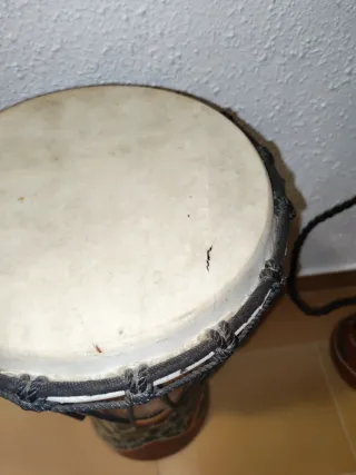 Bongos étnicos en madera ,en cuatro tamaños.