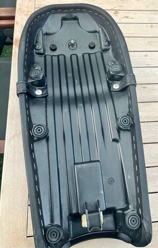 Asiento Moto Guzzi V7 II cafe racer orinal