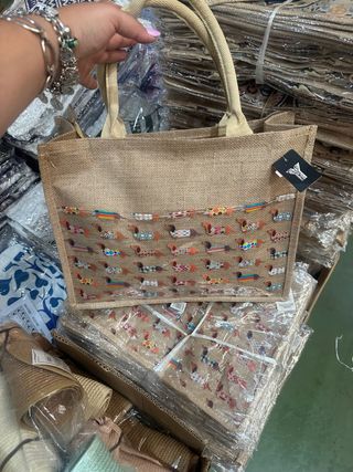 Bolso de rafia con estampado de perros salchicha