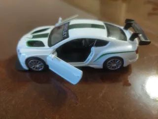 Dúo de coches de juguete