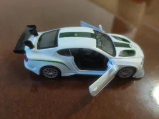 Dúo de coches de juguete