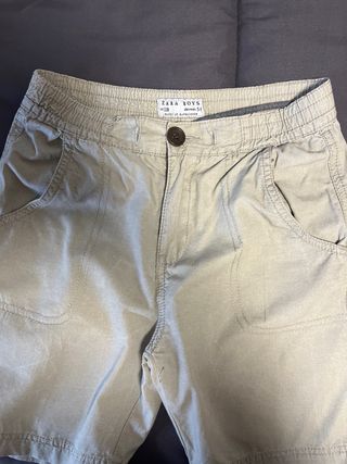Pantalón corto Zara beige talla 5/6 (128cm)