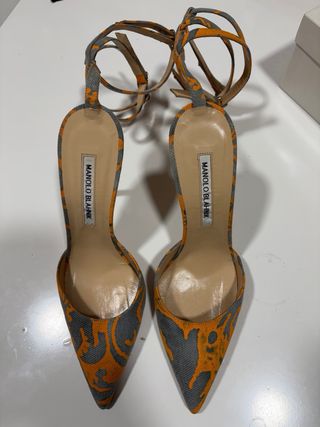 Manolo Blahnik Giraffe tacones anudados