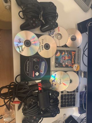 Consola PS2 con juegos y mandos